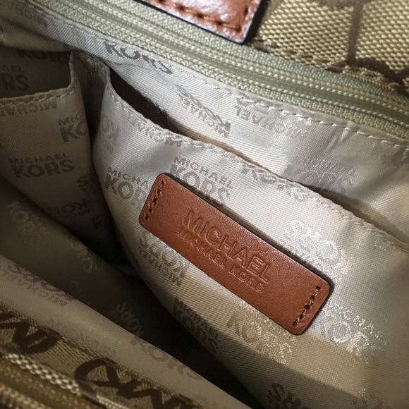 Michael Kors Ludlow Signature Jaquard Satchel - Picture 5 of 5